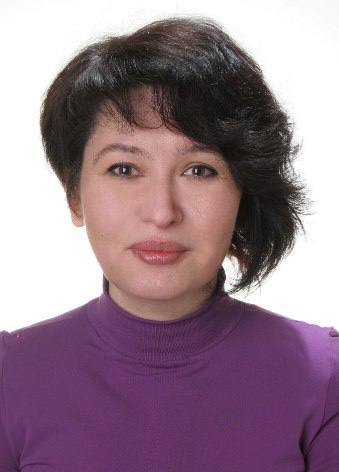 <p>Он присутствует везде и во всём: тотал-луки, отдельные элементы в костюме, аксессуары. Можно сказать, что сегодня красный цвет стал для дизайнеров "новым чёрным".</p>