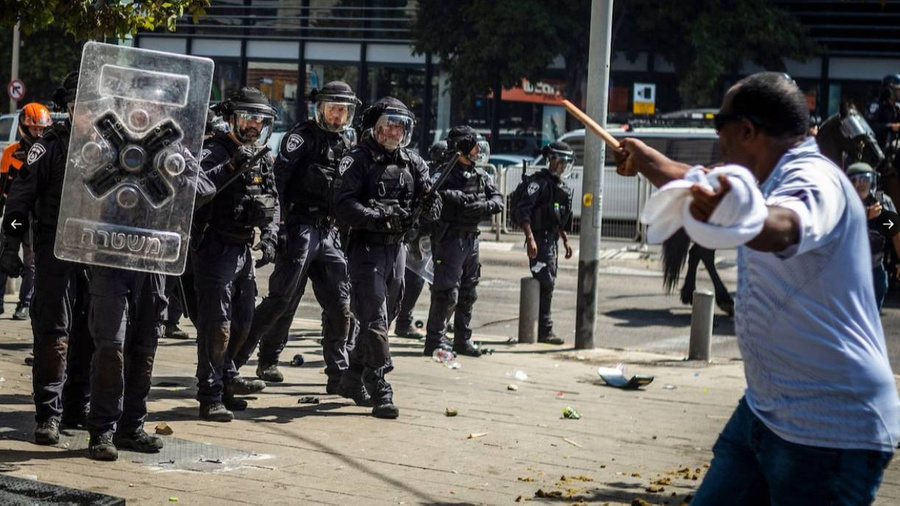 Вооружённые столкновения беженцев в Тель-Авиве. Фото © Twitter / IbnSufyan313