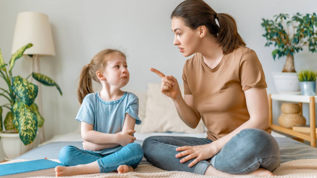 5 фраз родителей, которые точно заставят ребёнка ненавидеть школу