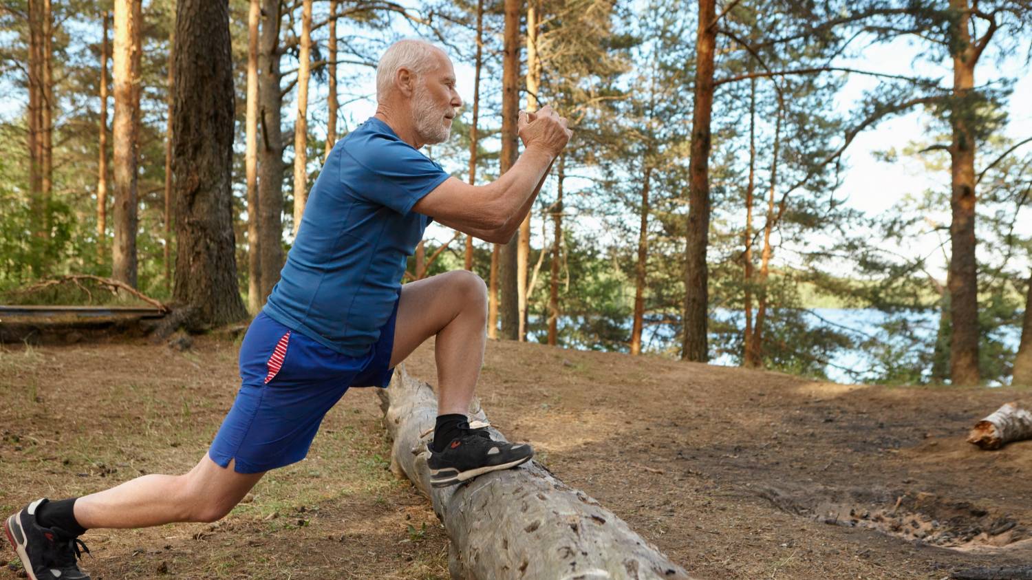 Названа скрытая опасность спорта после 40 лет