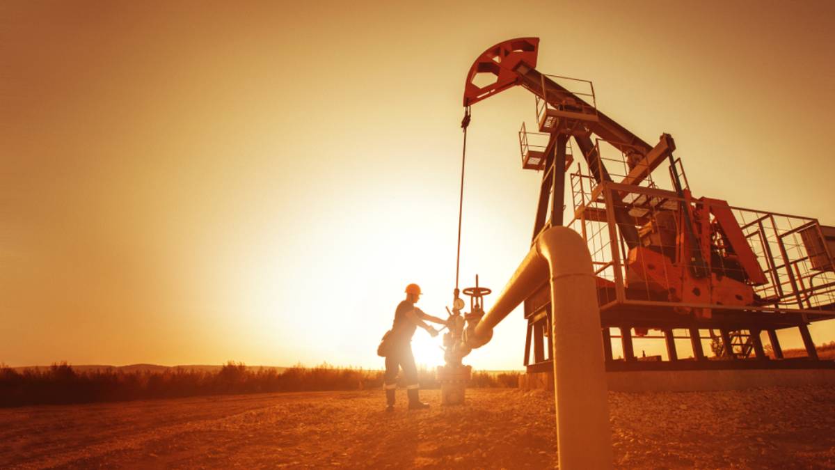 З сентября отмечаем День работников нефтяной, газовой и топливной промышленности