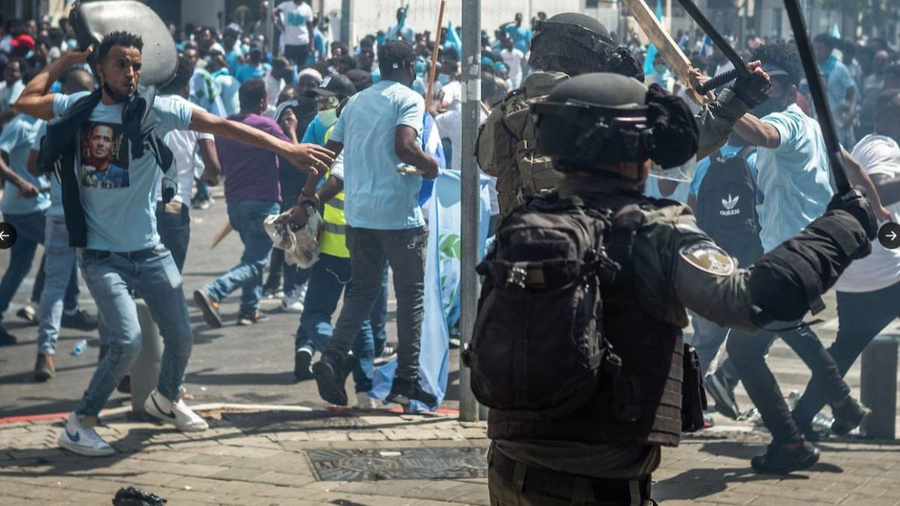 Вооружённые столкновения беженцев в Тель-Авиве. Фото © Twitter / IbnSufyan313