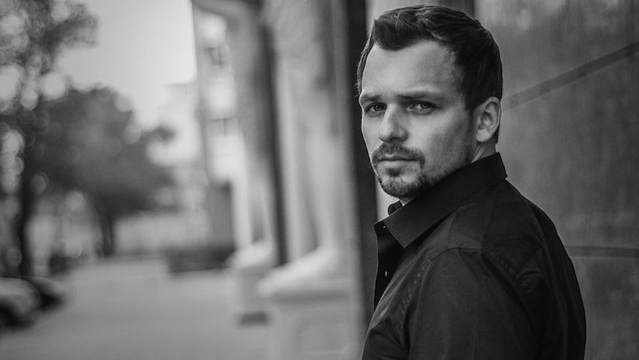 Актёр Алексей Янин. Обложка © kino-teatr.ru