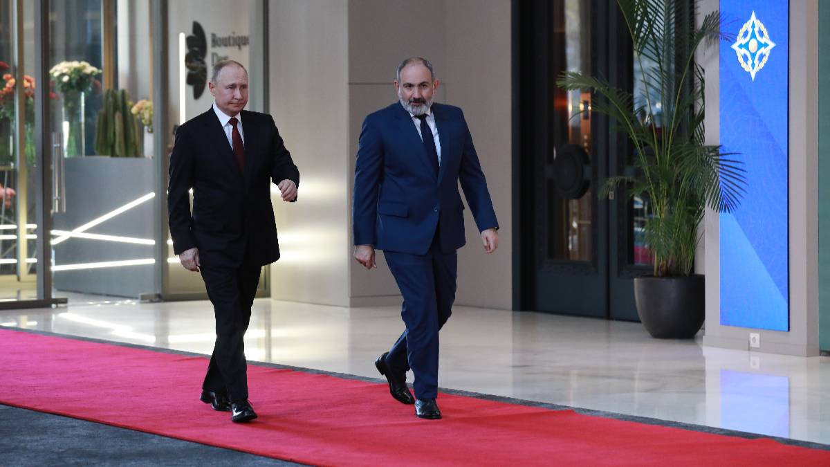 Песков заявил о подготовке телефонного разговора Путина и Пашиняна