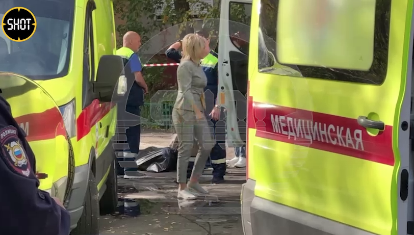 Двое сотрудников МЧС погибли при повторном обрушении стены в Балашихе
