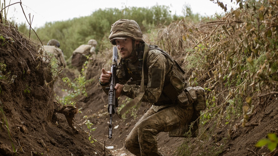 <p>Киевские власти бросают на убой необученных солдат, которые не хотят воевать. Обложка © Getty Images / Anadolu Agency</p>