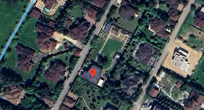 Особняк на Рублёвке, где живёт директор "Мособлгаза" Игорь Баранов. Фото © Карты Google 