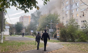 В разрушенной взрывом многоэтажке в Балашихе начался пожар