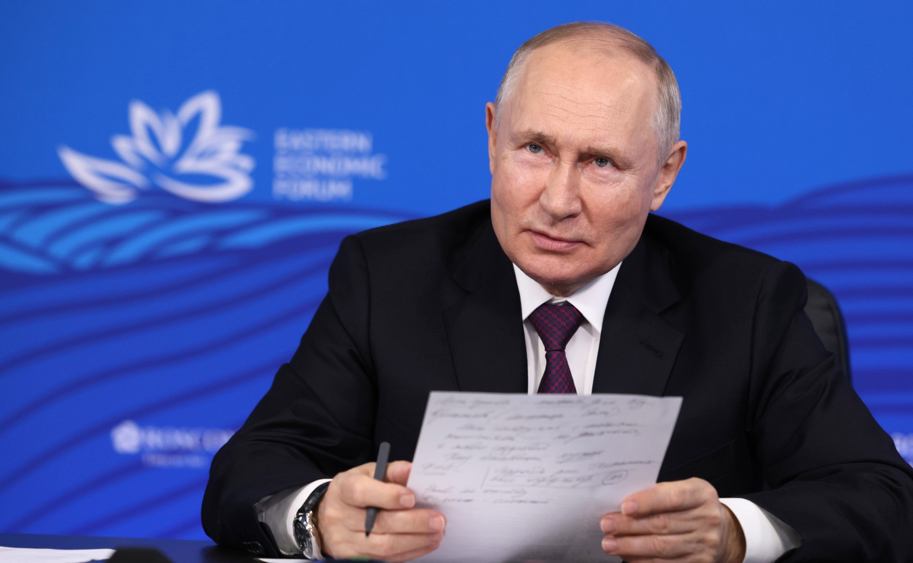 Путин заявил, что санкции в чём-то тормозят страну, но стимулируют её развитие