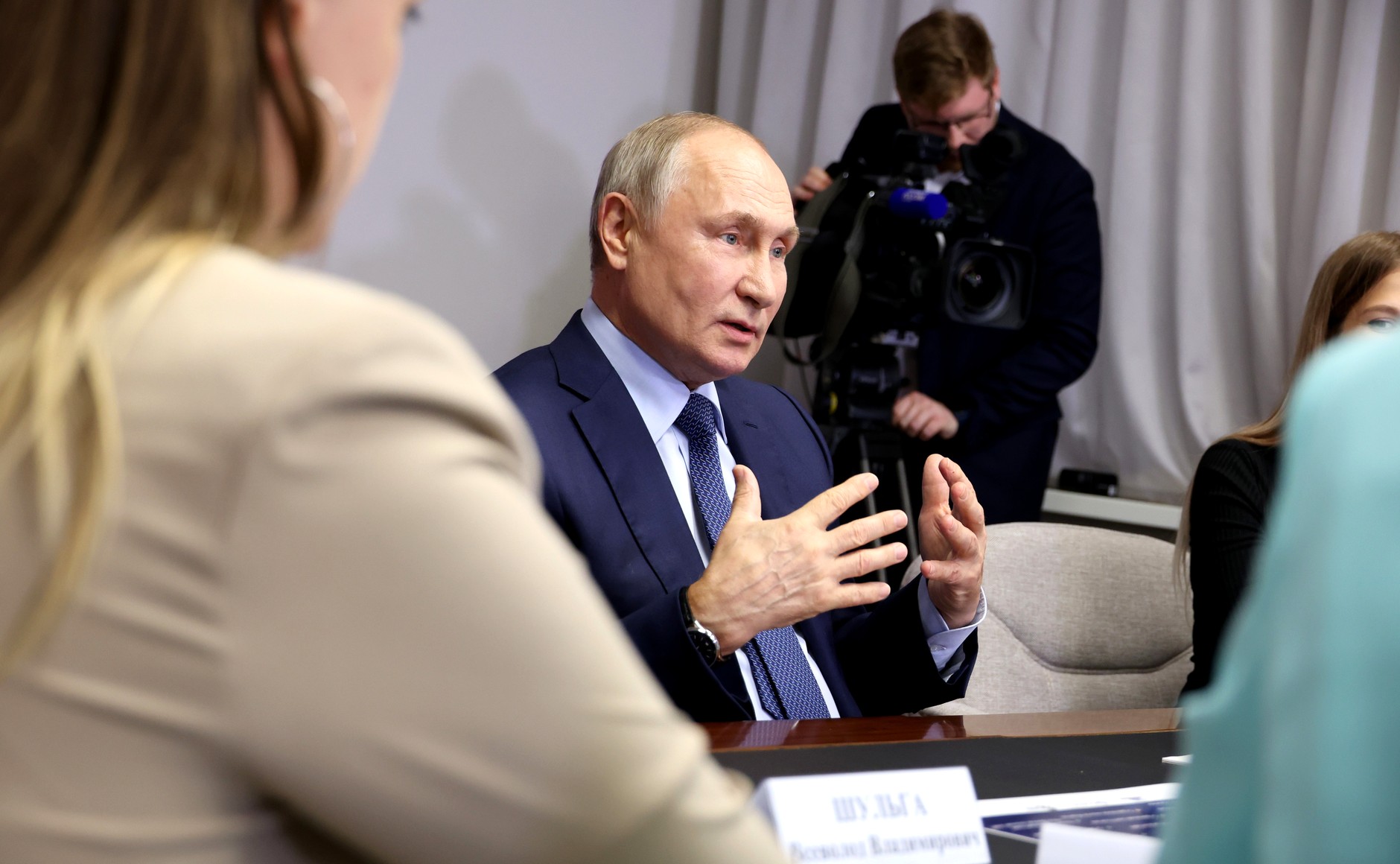 В Кремле объяснили решение скрыть имена участников встречи с Путиным