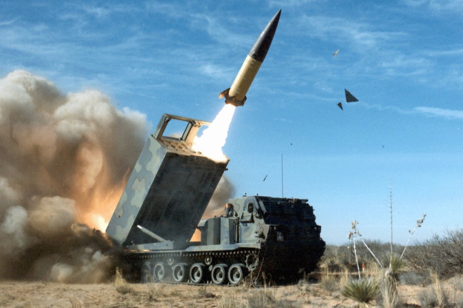 Пуск ракеты ATACMS с ПУ M270 MLRS. Фото © Wikipedia.org