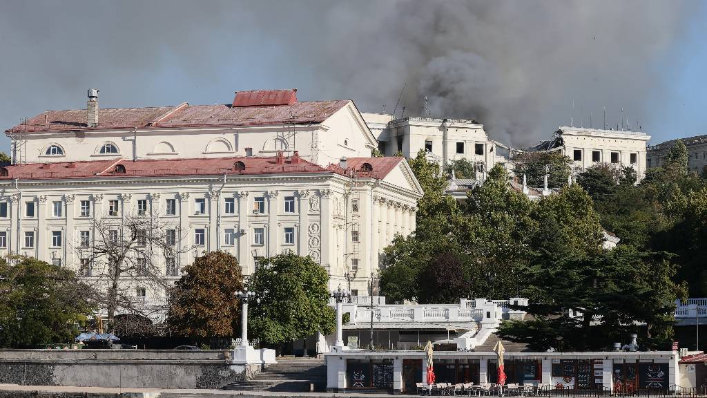 Развожаев объявил эвакуацию центра Севастополя на время уборки сбитой ракеты