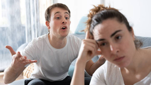 Психолог назвала симптомы токсичных отношений