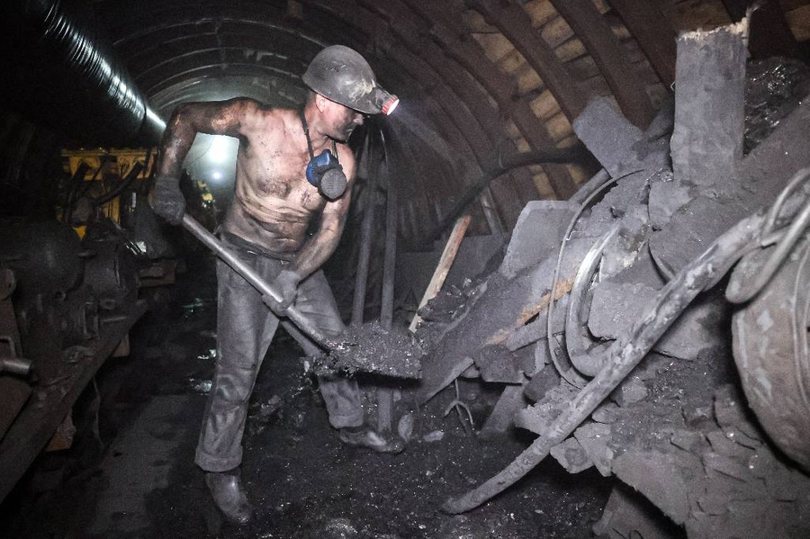 Основным источником пополнения бюджета будет металлургическая и угольная промышленность. Фото © ТАСС / Дмитрий Ягодкин