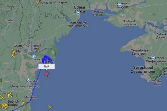 Самолёт НАТО замечен вблизи Севастополя в момент удара по штабу Черноморского флота. Фото © SHOT