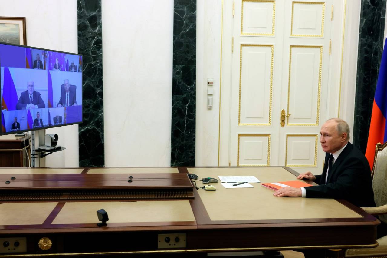 Путин обсудил с Совбезом отношения с соседями и партнёрами России