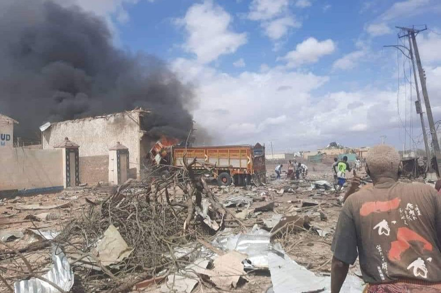 Кадры с места теракта в Сомали. Обложка © Twitter / HShPrez2Ware