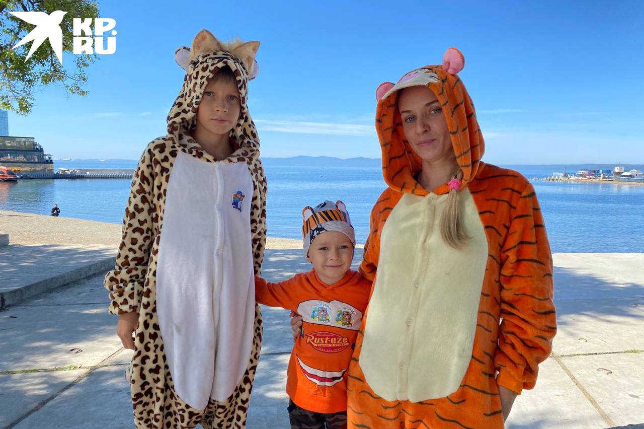 На набережной Спортивной гавани Владивостока начали праздновать День тигра. Фото © T.me / "КП — Дальний Восток"