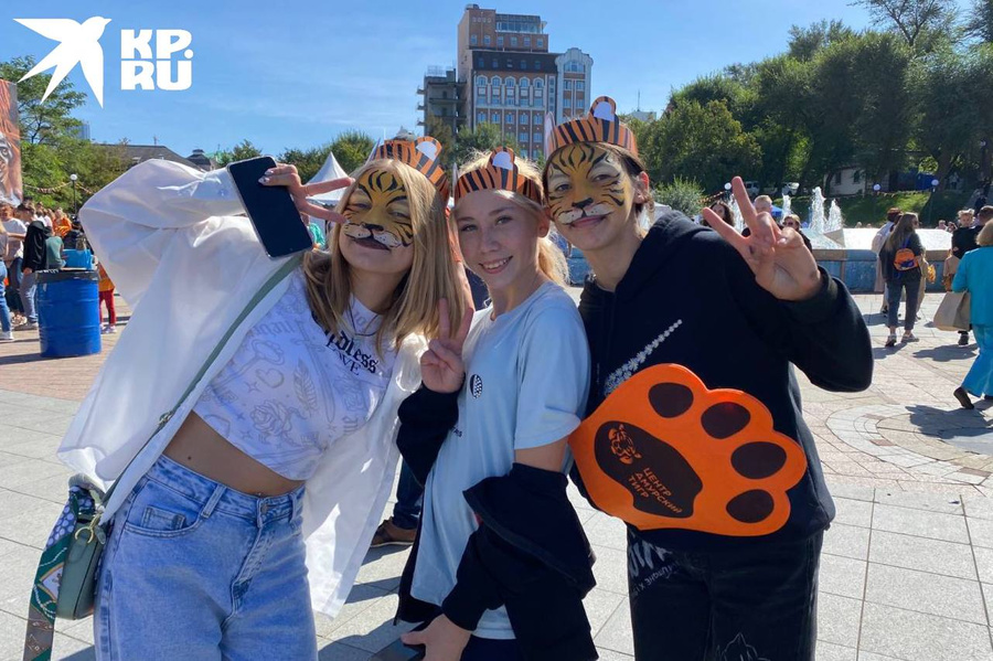 На набережной Спортивной гавани Владивостока начали праздновать День тигра. Фото © T.me / "КП — Дальний Восток"