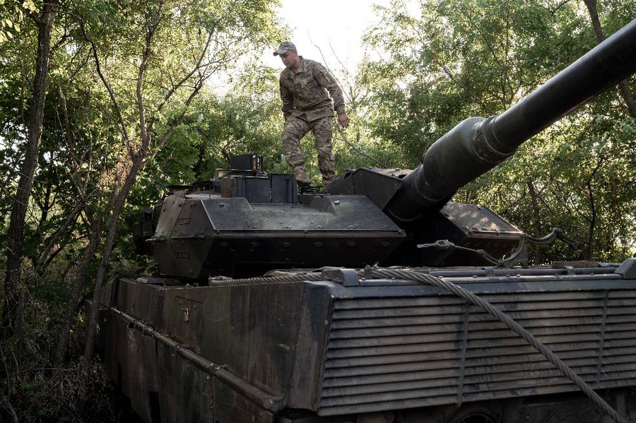 Танк Leopard 2 ВСУ у Токмака. Фото © Getty Images / Anadolu Agency / Vincenzo Circosta