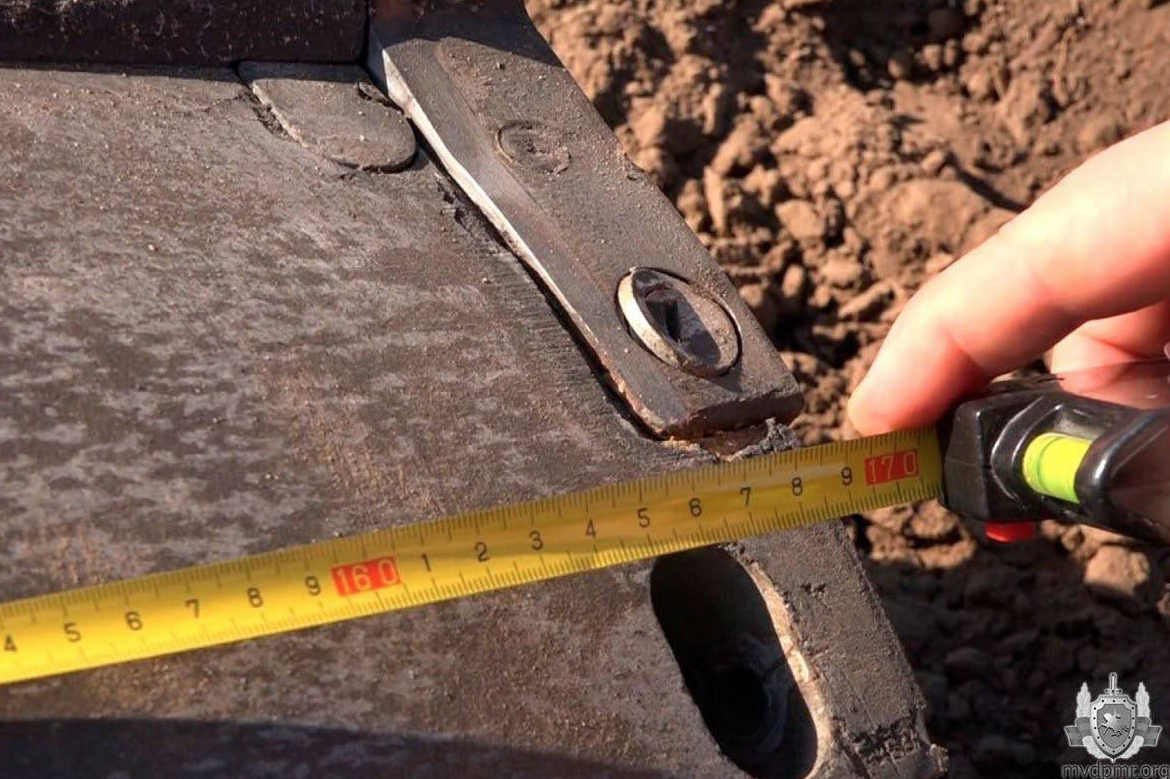 Упавшая в селе Кицканы ракета довольно старая, образца 1968 года. Фото © МВД Приднестровья