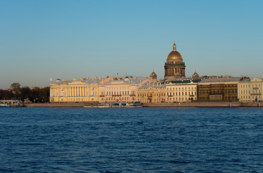 Санкт-Петербург прекрасен не только в День туризма, а вернуться сюда — всегда хорошая идея. Фото © Arnepi Stocker / Unsplash 