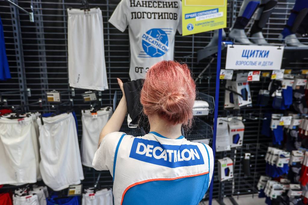 Стала известна дата открытия магазинов Decathlon в России