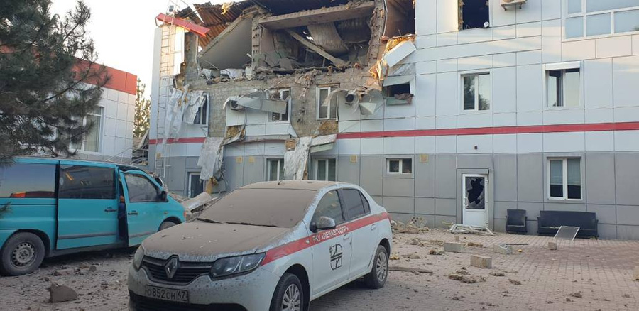 Последствия попадания ракеты ВСУ в гостиницу в Енакиеве ДНР. Фото © Telegram / Александр ДроZденко