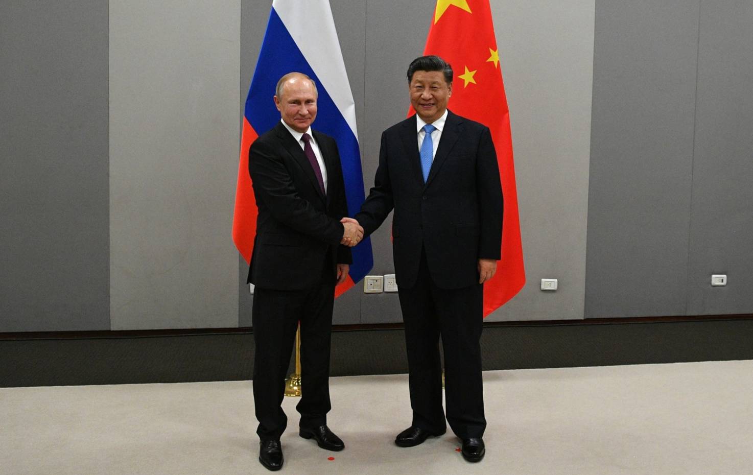 Путин сердечно поздравил Си Цзиньпина с годовщиной образования КНР