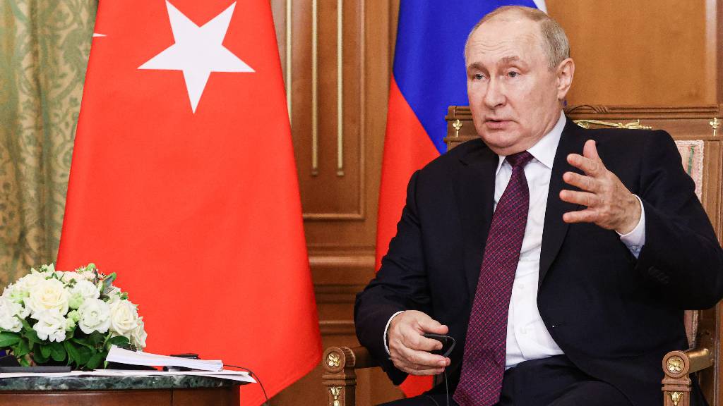Путин заявил о готовности России поставлять газ в третьи страны через Турцию