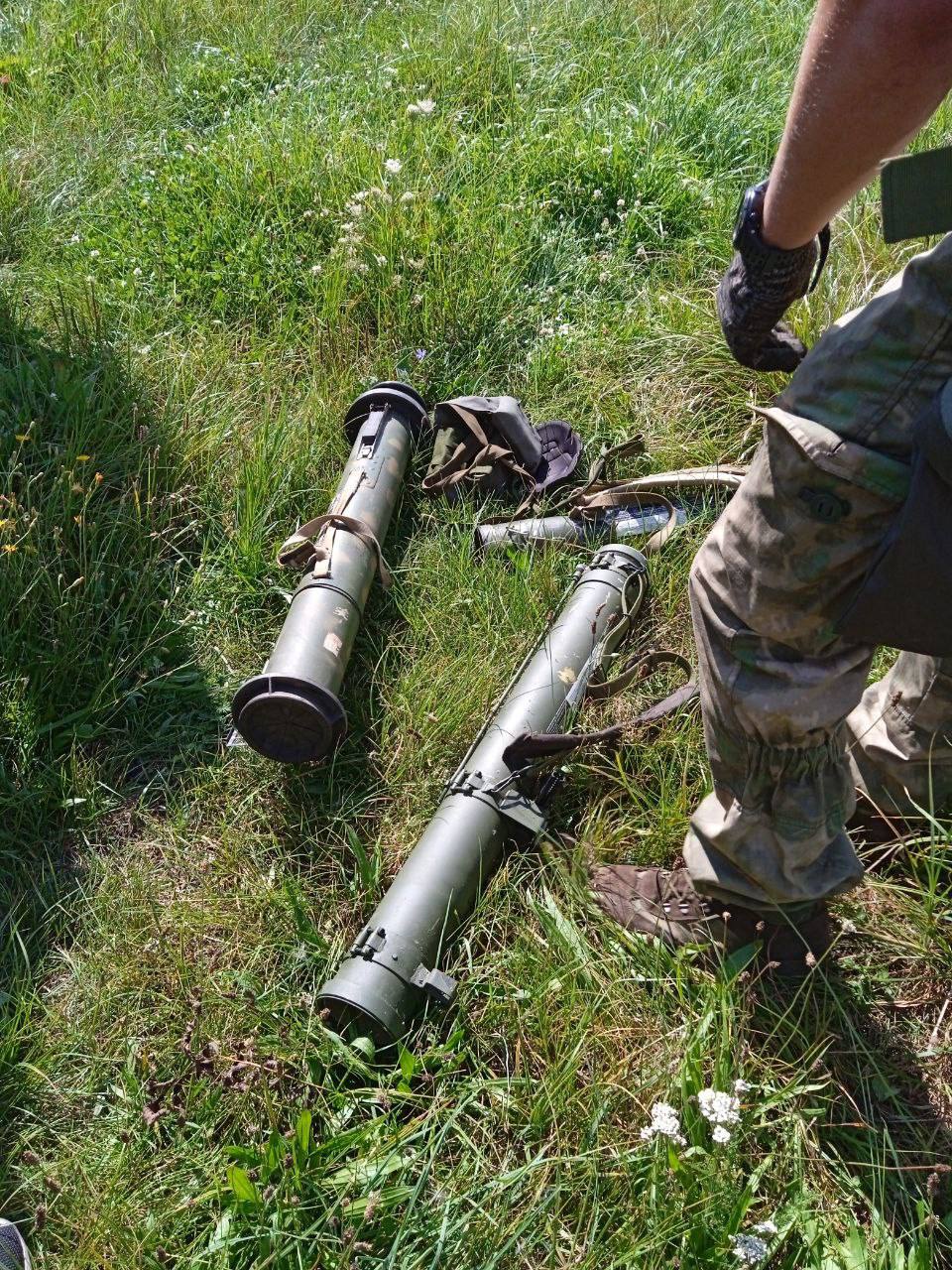 Боеприпасы, брошенные украинскими диверсантами в приграничном Севском районе Брянской области. Обложка © T.me / AV БогомаZ