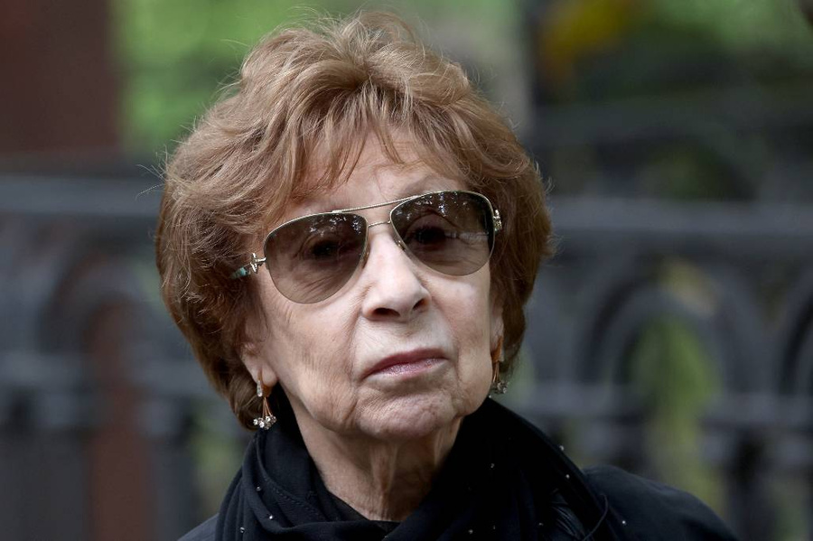 Лия Ахеджакова. Обложка © ТАСС / Сергей Бобылёв