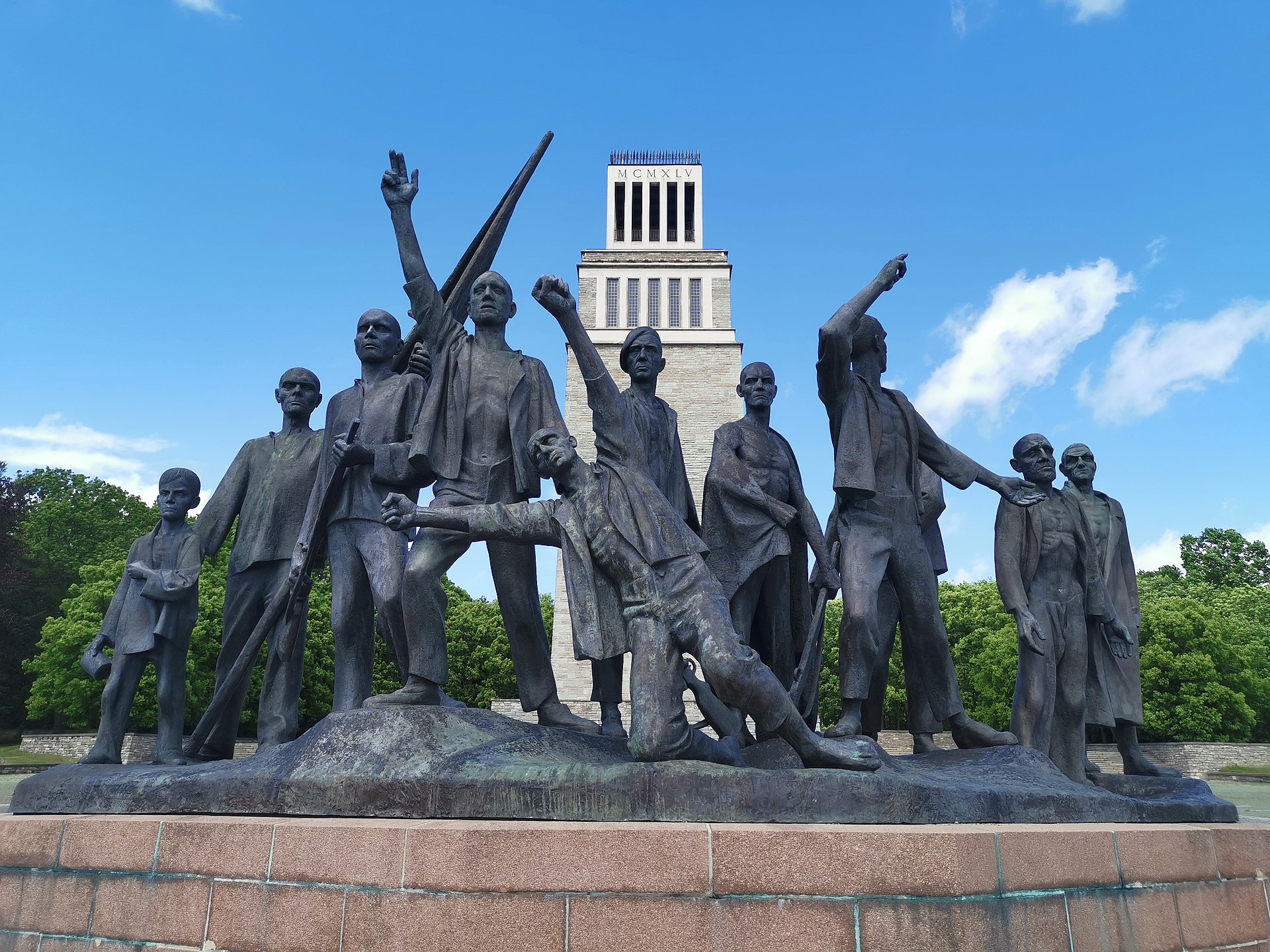 Памятник жертвам нацистского концлагеря Бухенвальд. Фото © Wikipedia / Z thomas