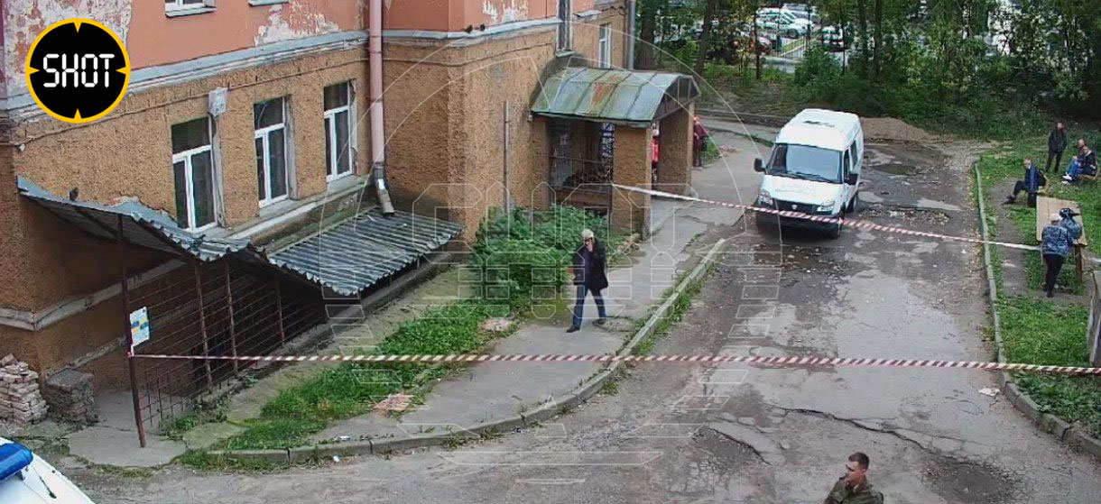 СВУ, начинённое порохом, взорвалось у военкомата в Петербурге. Фото © SHOT