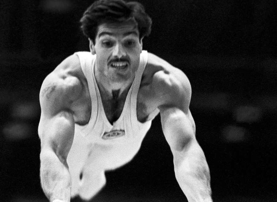 Трёхкратный олимпийский чемпион по спортивной гимнастике в составе сборной СССР Альберт Азарян (1961 год). Обложка © ТАСС / Генде-Роте Валерий, Шандрин Виктор