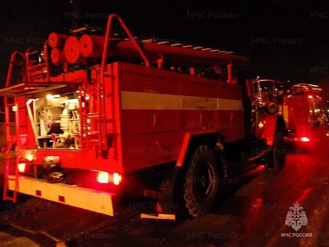 В Брянске ликвидировали пожар на промышленном объекте после падения БПЛА