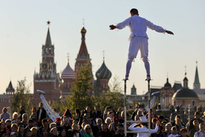 В День города в Москве пройдут три транспортных парада и театральный фестиваль
