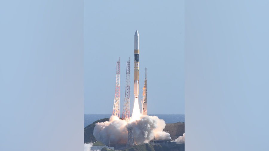 Старт ракеты-носителя H2A. Обложка © Х / MHI Launch Services