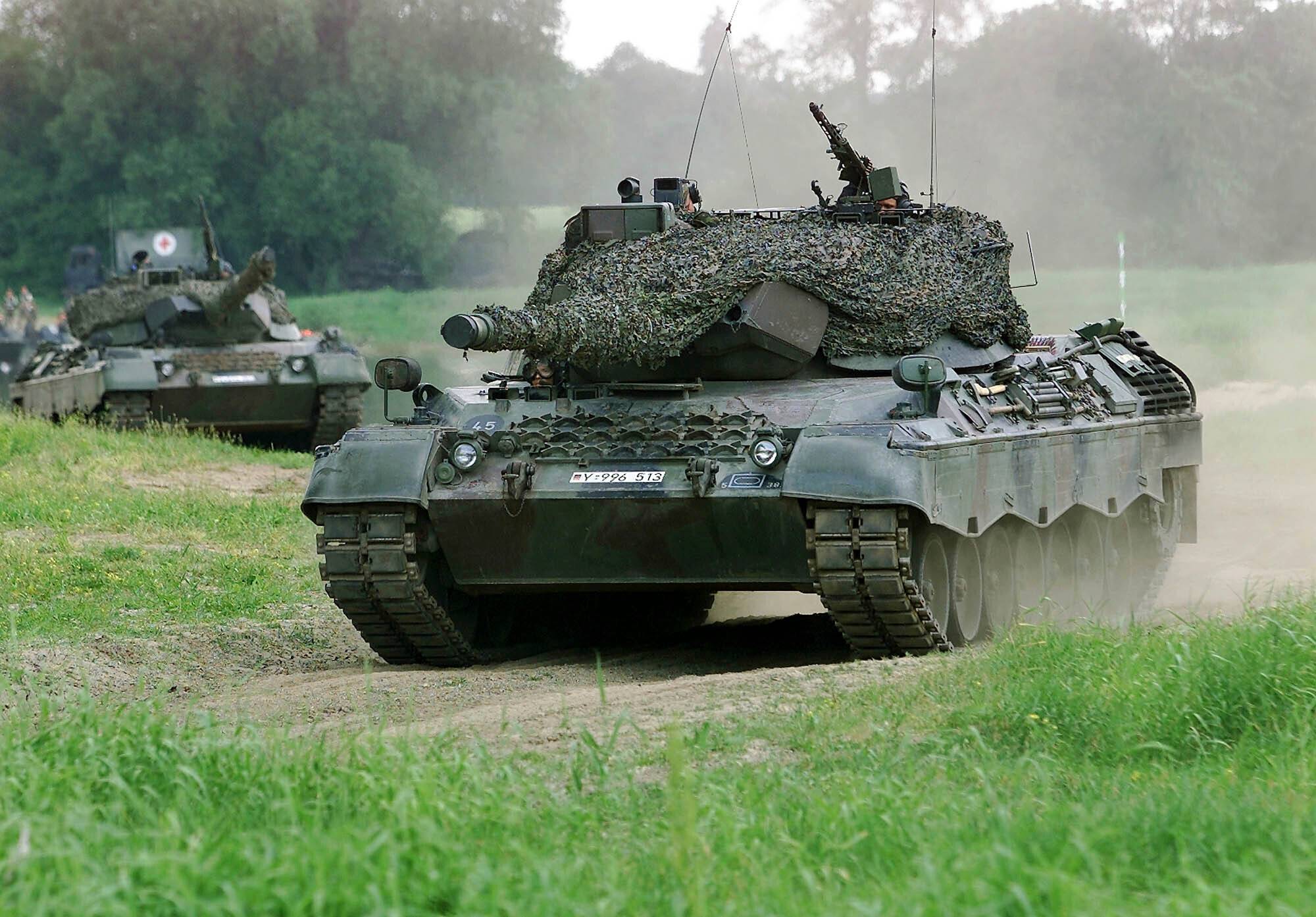 В Германии назвали металлоломом переданные Украине старые танки Leopard 1