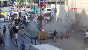 Появилось видео паники из-за пожара в метро Стамбула