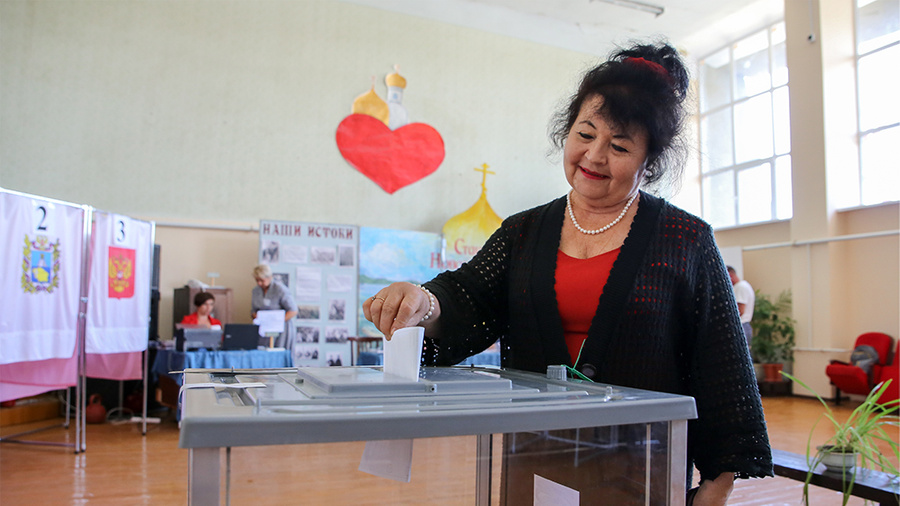 <p>Выборы в России будут проходить три дня, а единый день голосования в 2023 году состоится 10 сентября. Фото © ТАСС / Александр Погожев</p>
