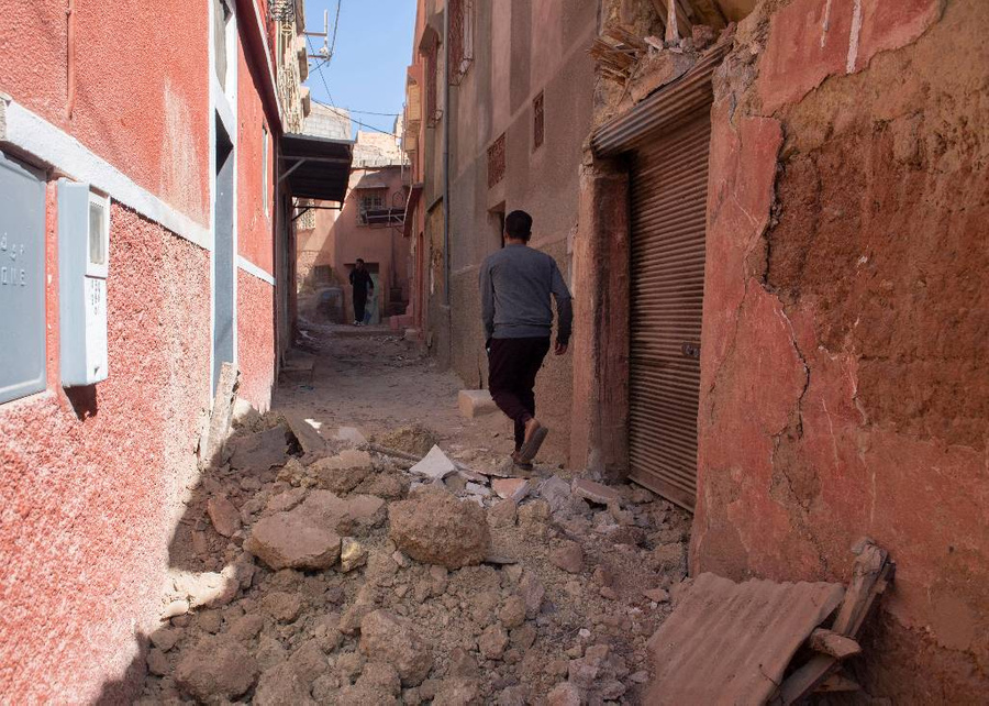 Последствия землетрясения в Марокко. Обложка © ТАСС / JALAL MORCHIDI