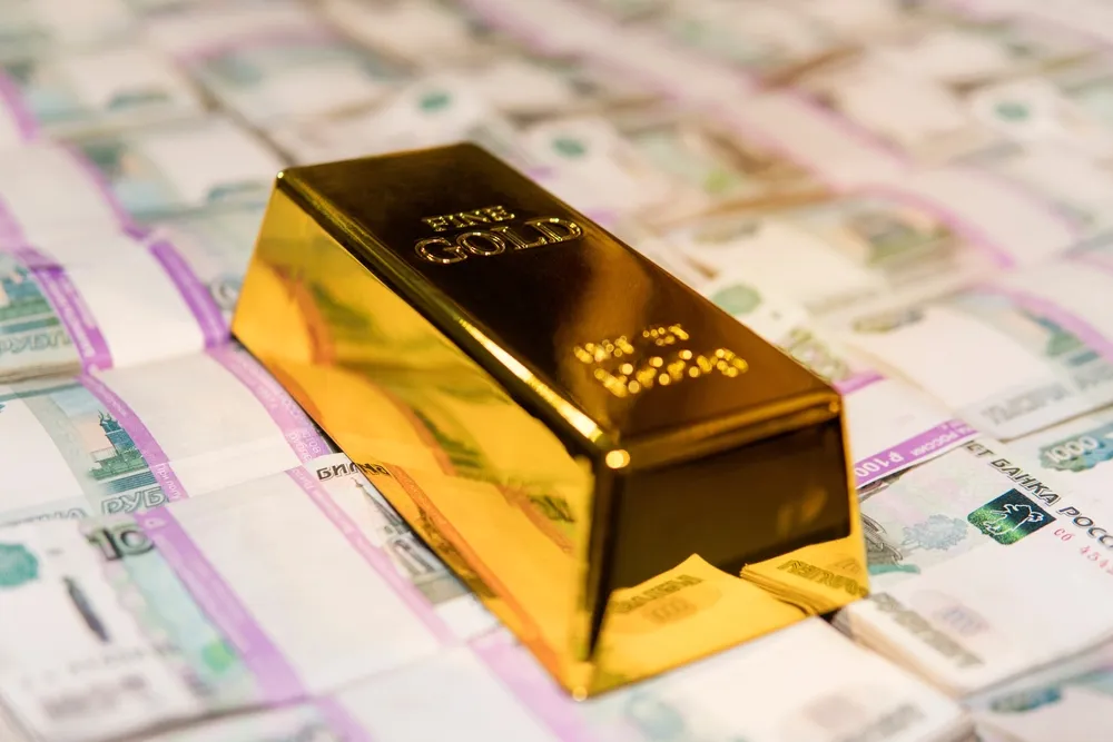 Минфин продаст иностранной валюты и золота на 69 млрд рублей
