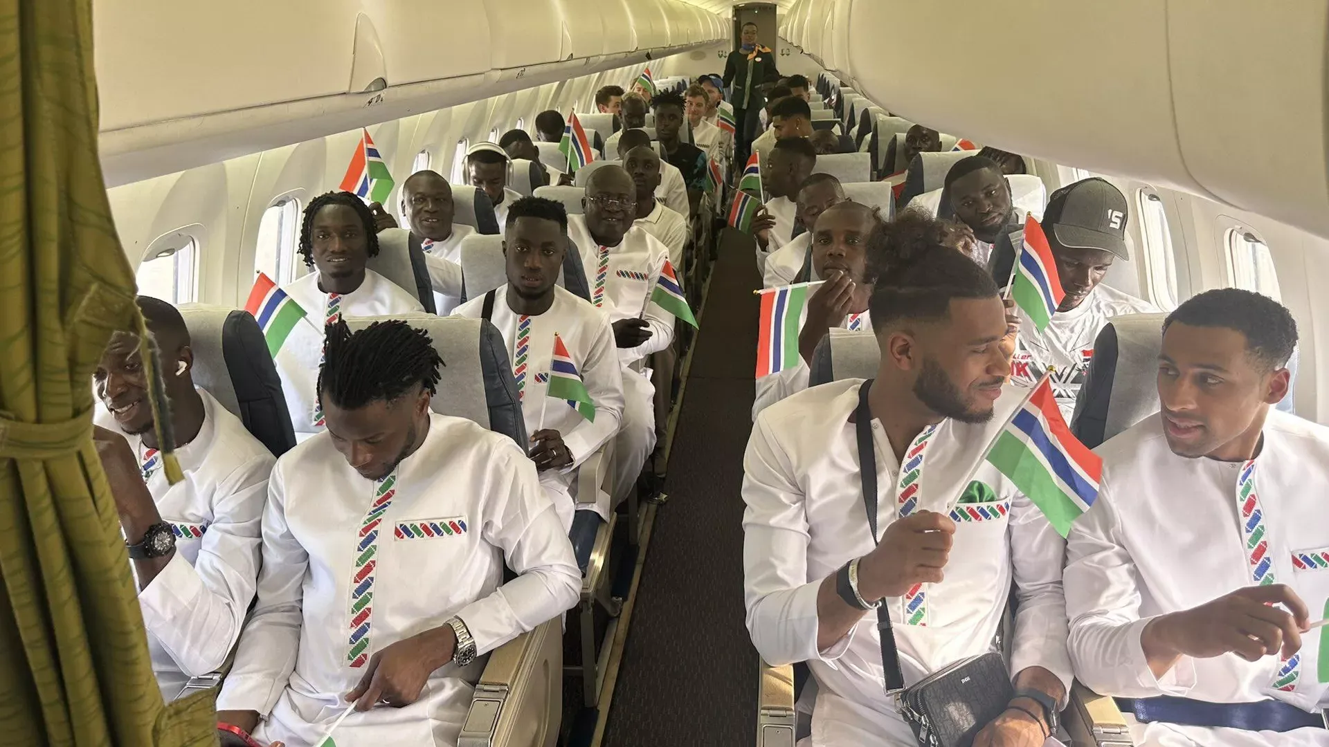 Футболисты сборной Гамбии потеряли сознание из-за нехватки кислорода в самолёте
