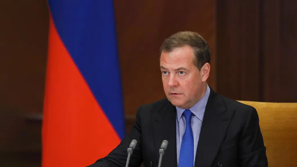 Медведев уверен, что Россия в самое ближайшее время добьется победы