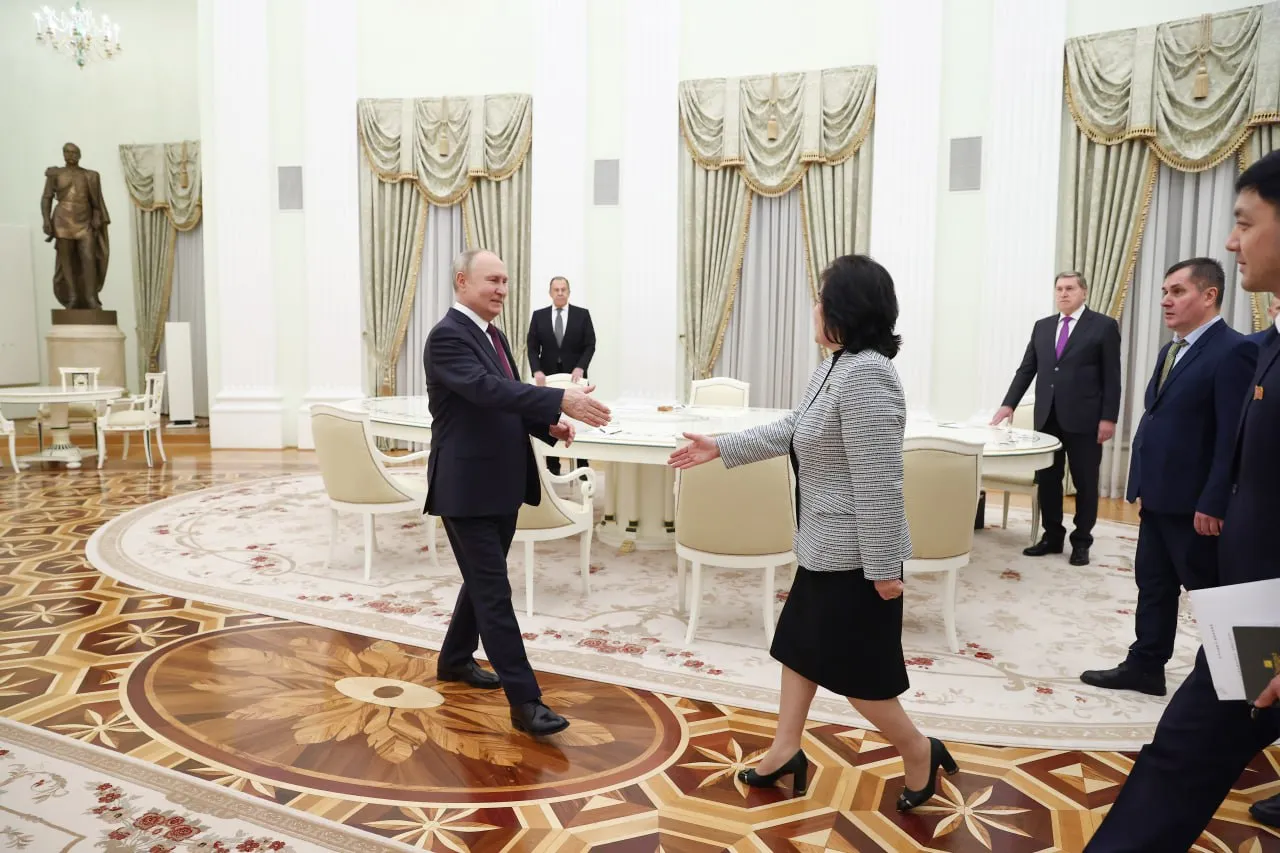 Путин принял в Кремле министра иностранных дел КНДР Чхве Сон Хи