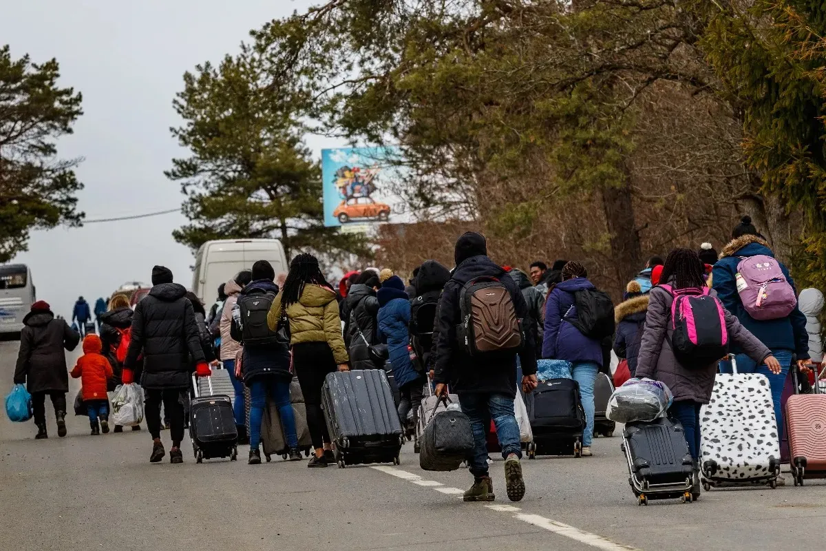 Украинцы убежали. Украинские беженцы в Болгарии. Бежены цкраины в Брлгари. Беженцы с Украины в Германии 2022. Беженцы бегут из Украины.