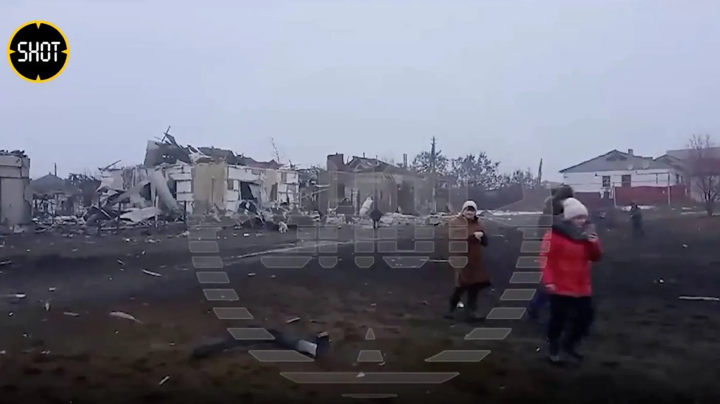 Лайф публикует видео последствий схода боеприпасов в посёлке под Воронежем