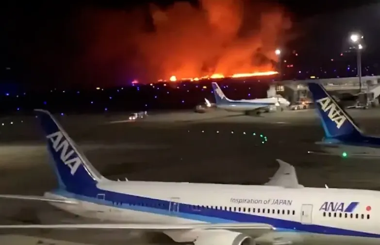 На борту загоревшегося в Токио самолёта было 379 человек, все эвакуированы