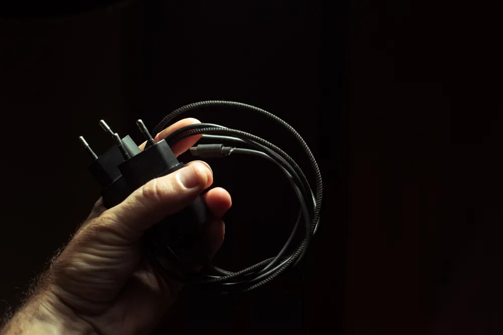 В Подмосковье 35-летний мужчина задушил друга шнуром от зарядки